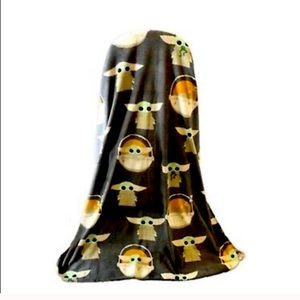 NWT Disney Baby Yoda Star Wars Throw Blanket